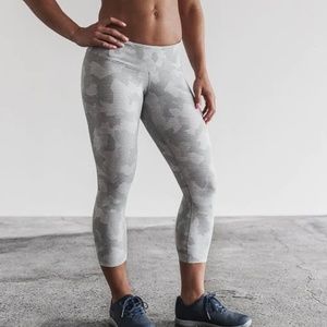 Nobull Women's size small Melange Camo Crop